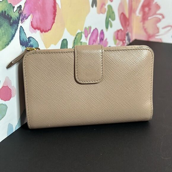 💯Authentic Prada Short Wallet🍀 - Picture 9 of 17